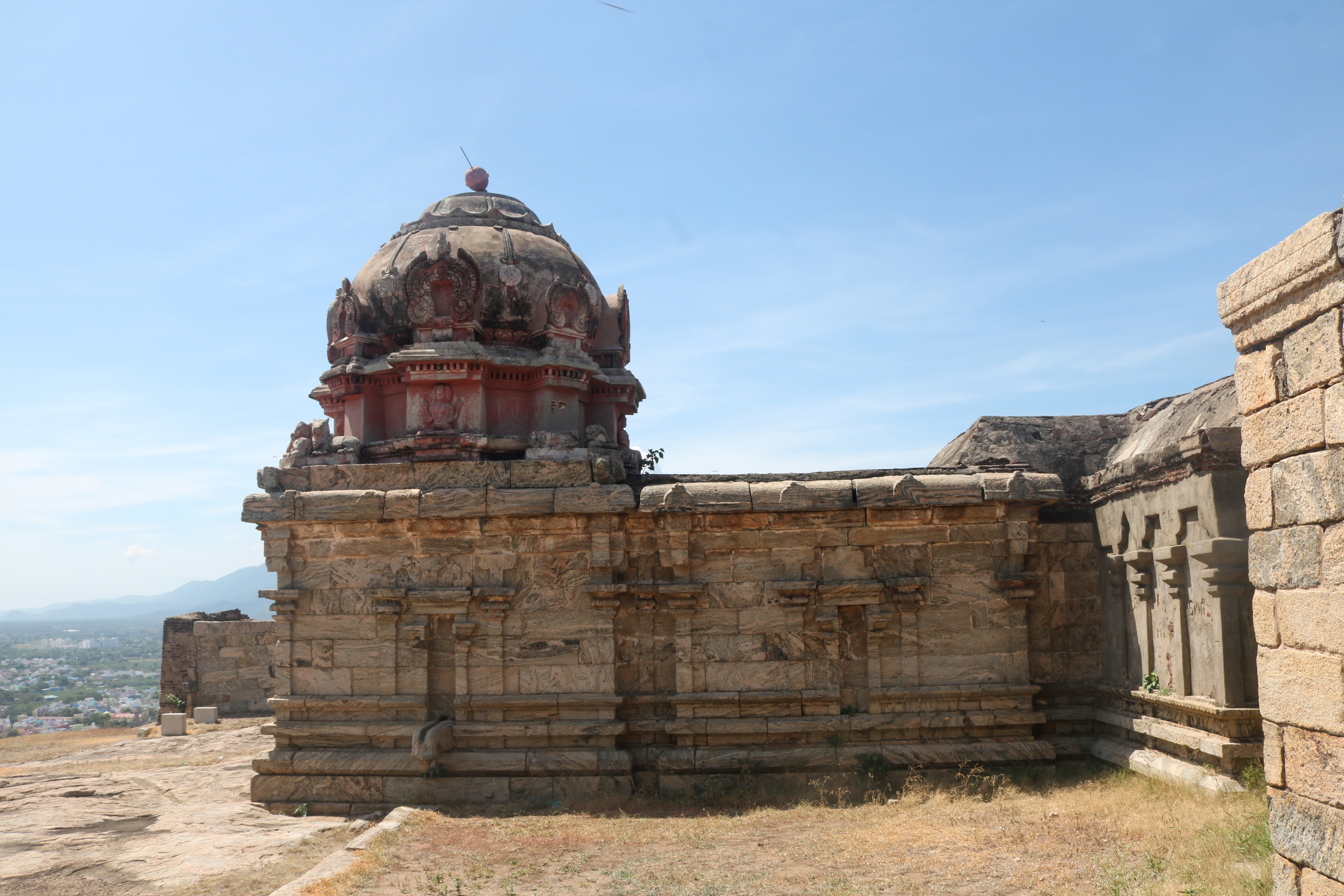 திண்டுக்கல் மலை உச்சியிலுள்ள மலைக் கோட்டை